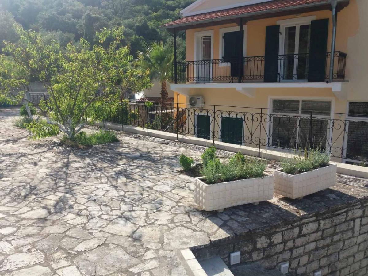 Lithino Apartments - 5Min From The Beach Agios Ioannis Peristerion Eksteriør billede